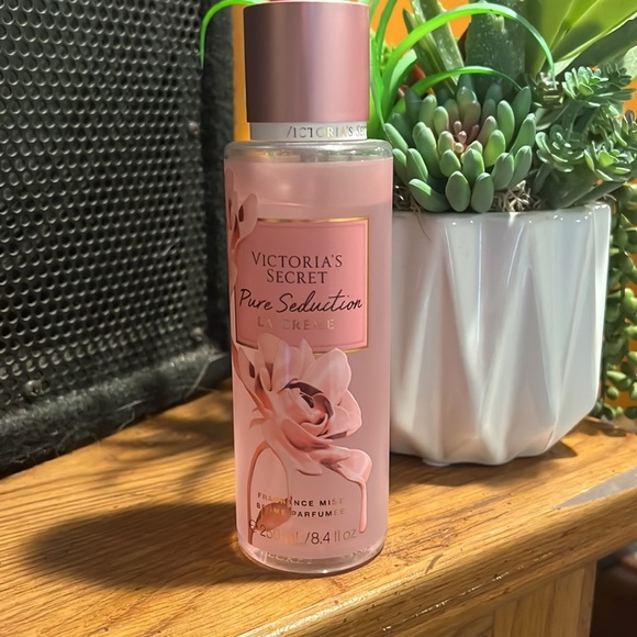 LOT OF 3 *DISCONTINUED* Victoria’s Secret Fragrance Mists - Picture 6 of 9